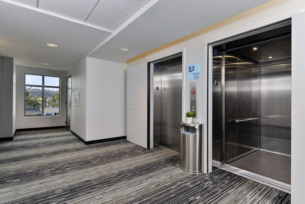 Holiday Inn Express & Suites San Diego - Mission Valley By Ihg Buitenkant foto