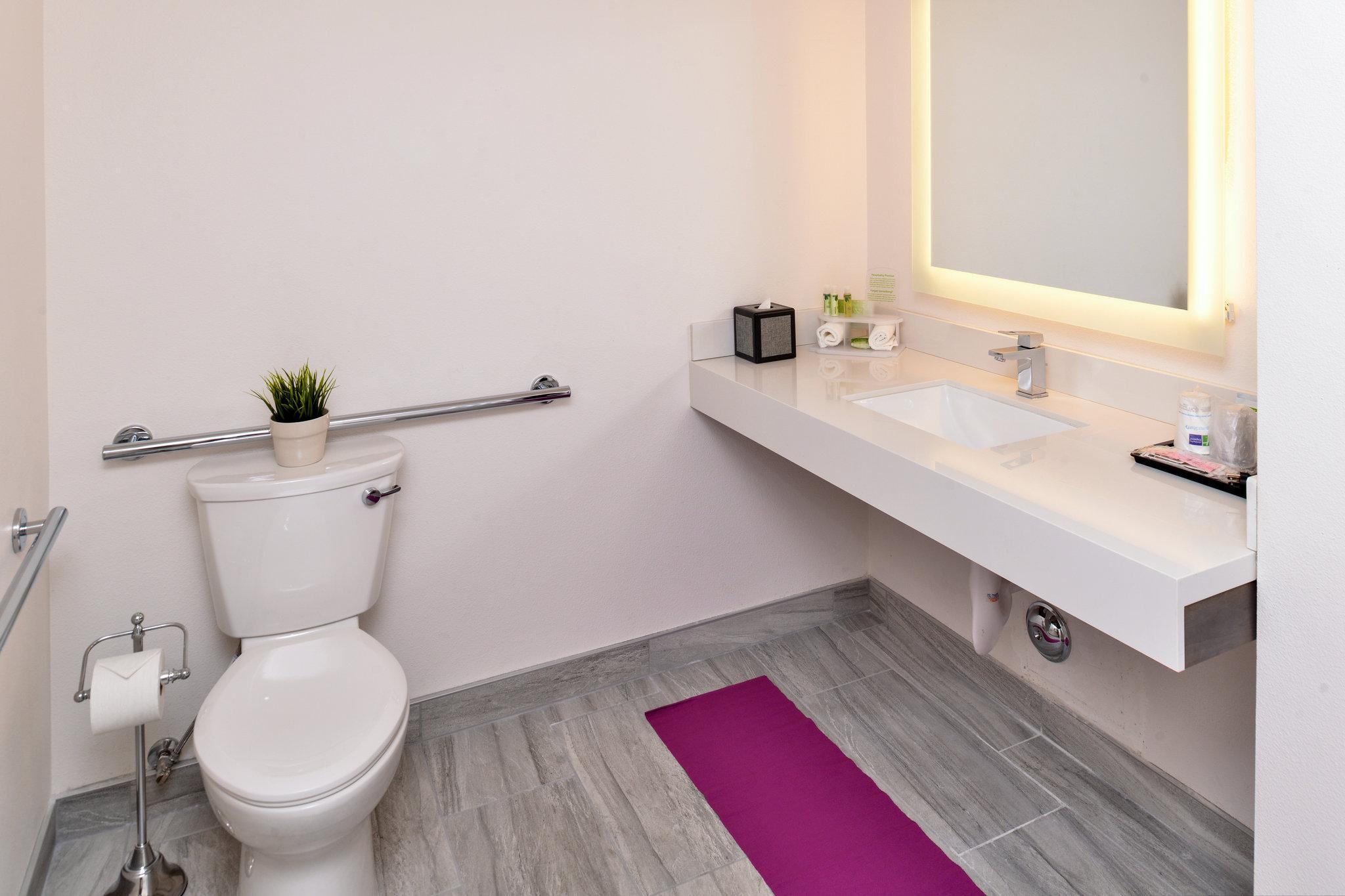 Holiday Inn Express & Suites San Diego - Mission Valley By Ihg Buitenkant foto