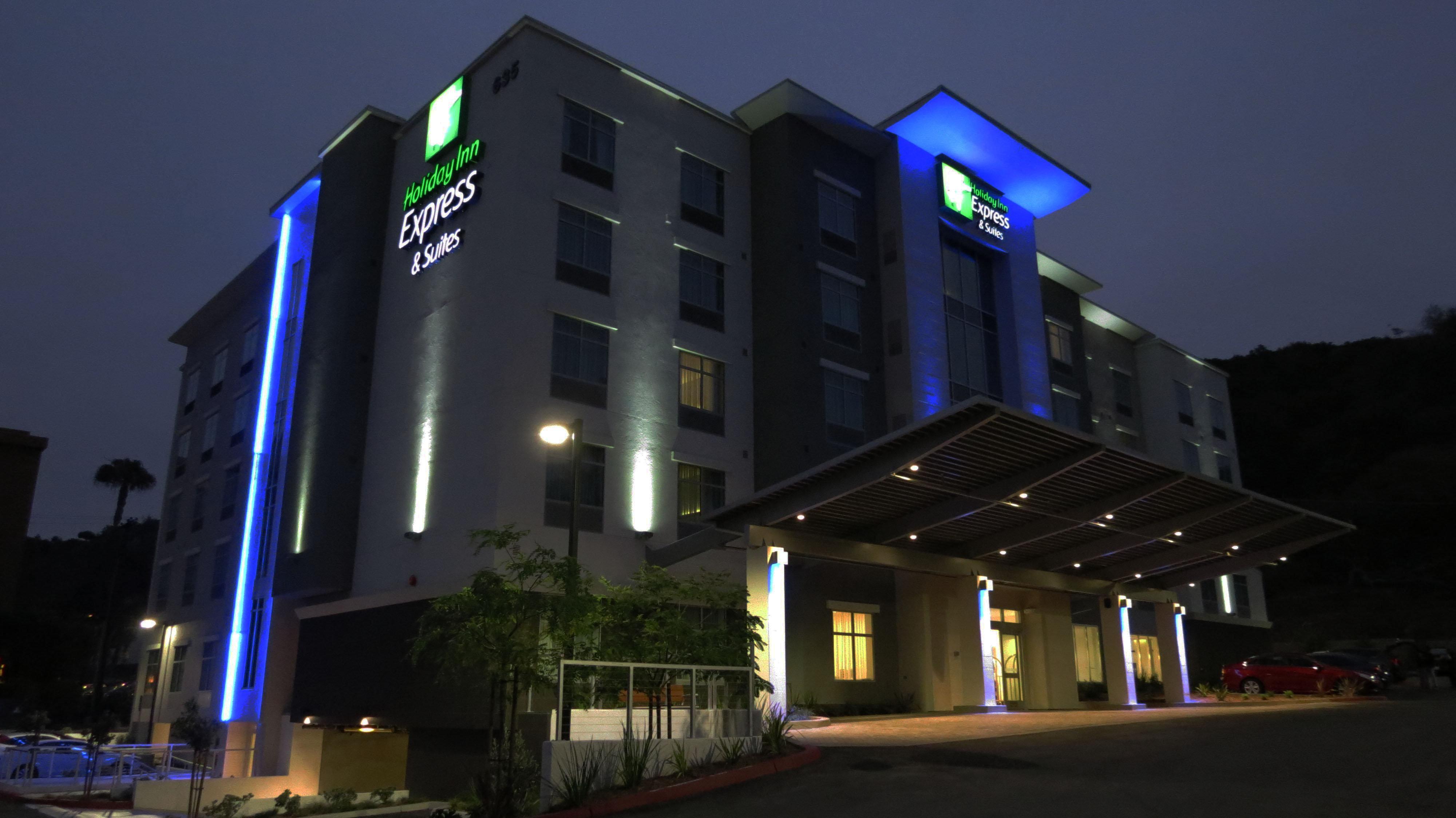 Holiday Inn Express & Suites San Diego - Mission Valley By Ihg Buitenkant foto