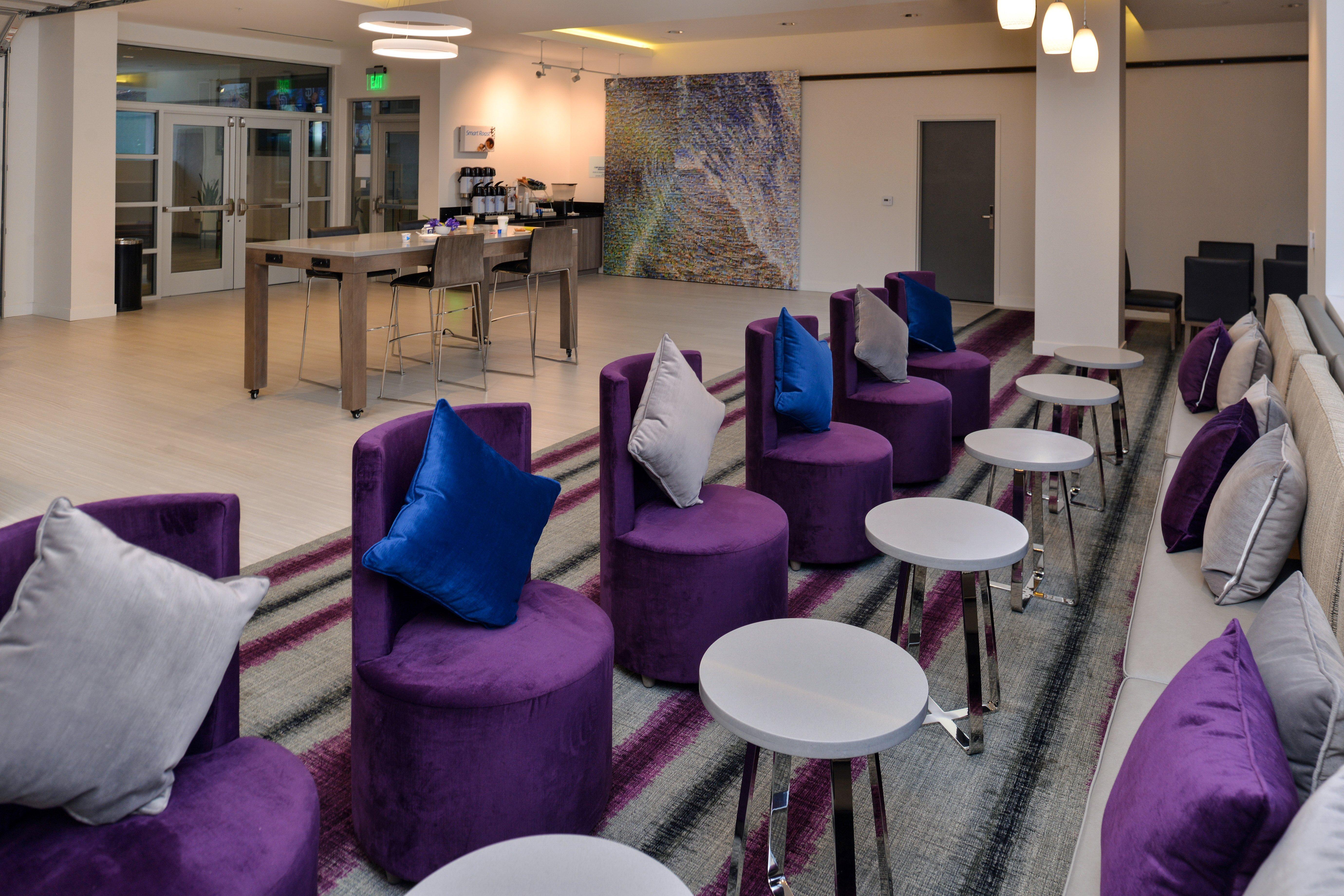 Holiday Inn Express & Suites San Diego - Mission Valley By Ihg Buitenkant foto
